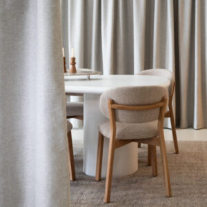 Verduisterende gordijnen die zich onderscheiden van andere soort gelijke stoffen. De NOX collectie is prachtig!